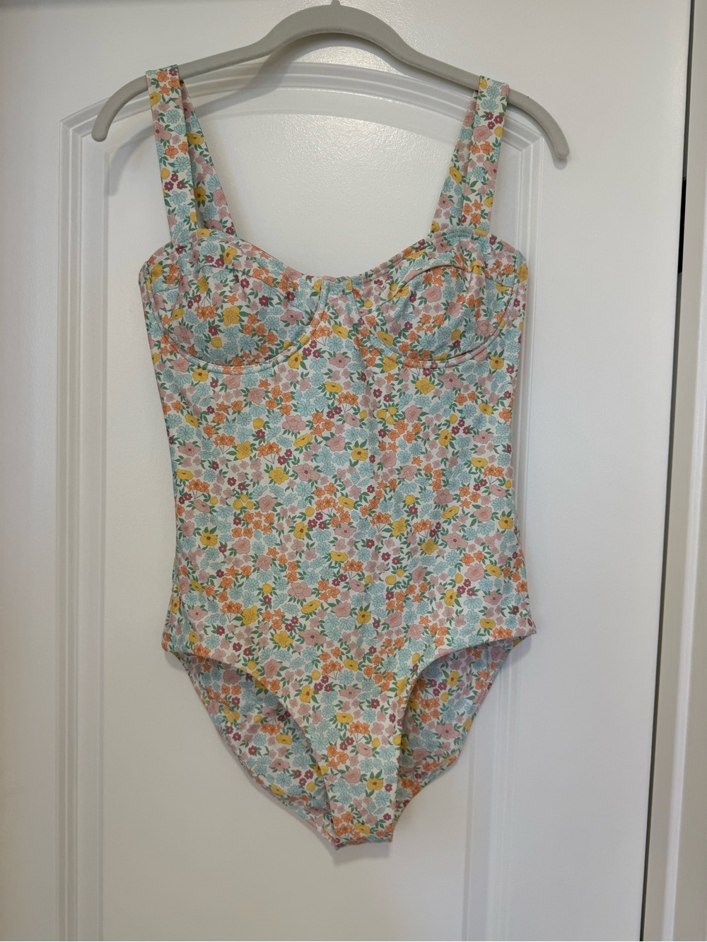 Minnow women’s Hawaiian Floral Print One-Piece Swimsuit